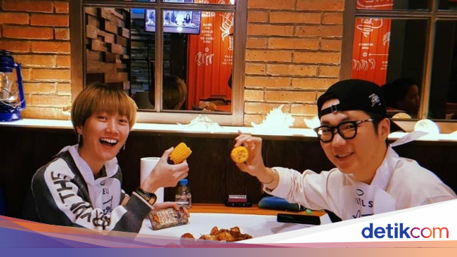 Kulineran YouTuber Hits Ria SW, dari Seoul hingga Nasgor Kulineran YouTuber Hits Ria SW, dari Seoul hingga Nasgor