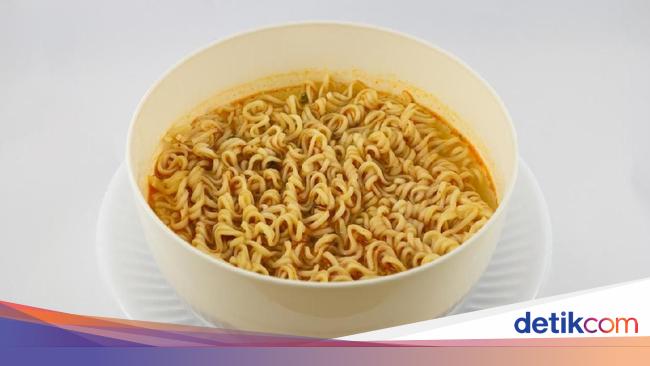 11 Bahaya Makan Mi Instan Terlalu Sering 11 Bahaya Makan Mi Instan Terlalu Sering