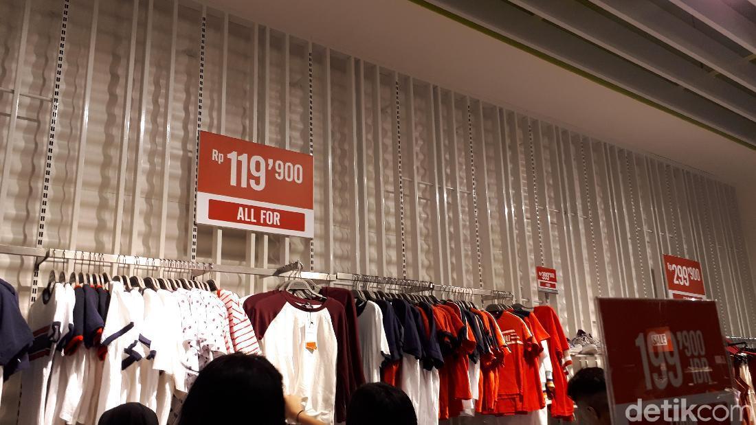 Bershka Gelar Sale, Celana Jeans Mulai 