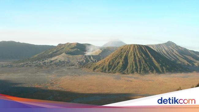  Gunung Bromo Erupsi ESDM Status Masih Waspada