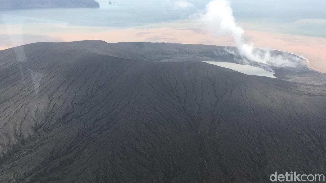 Status Gunung Anak Krakatau Turun, Warga Diminta Waspadai Potensi Erupsi