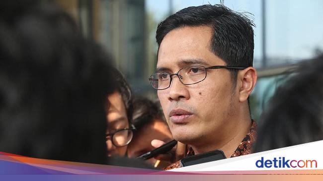 Former KPK Spokesperson Alludes to TWK’s Question: Choose the Qur’an or Pancasila?