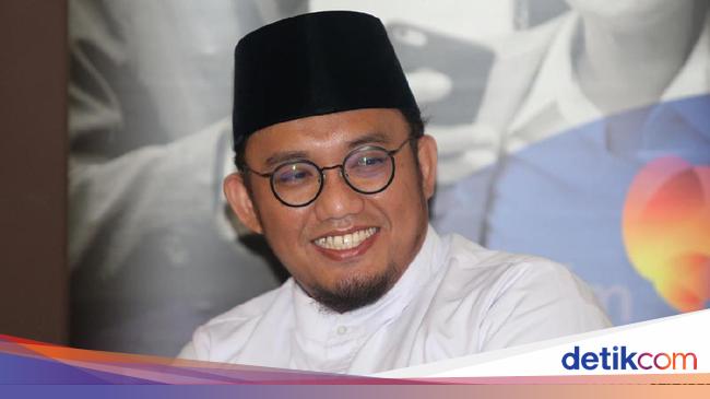 Ahmad Dhani Salam Dua Jari, Ini Kata Jubir Prabowo - detikNews
