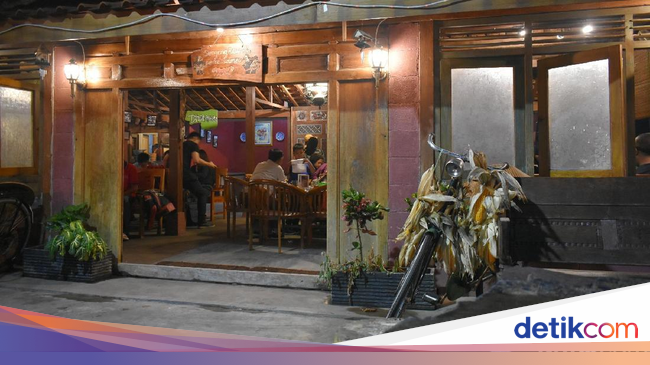 Rumah Eyang: Menikmati Kopi Hingga Mangut Ikan Lele di 