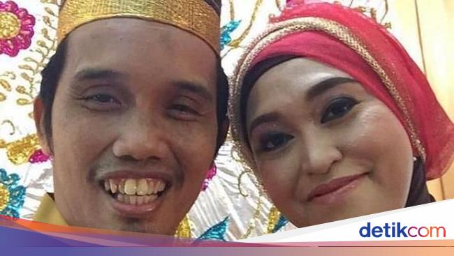 Kisah Cinta Ustad Maulana dan Istri  Menunggu 15 Tahun 