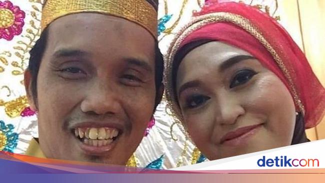 Kisah Cinta Ustad Maulana Dan Istri Menunggu 15 Tahun Untuk Menikah Kisah Cinta Ustad Maulana Dan Istri Menunggu 15 Tahun Untuk Menikah