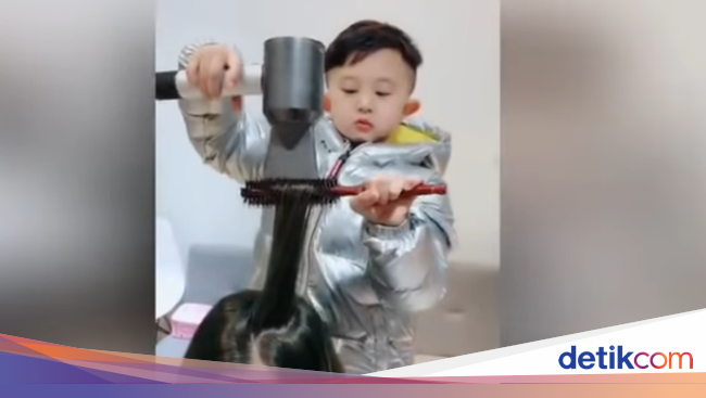 Hairstylist Paling Imut Usia 6 Tahun Sudah Jago Potong Rambut Hairstylist Paling Imut Usia 6 Tahun Sudah Jago Potong Rambut