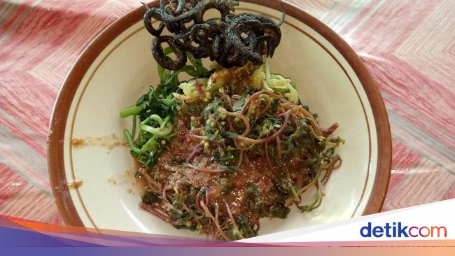 Renyah Gurih Pecel Krokot  Khas Umbul Brintik Klaten Renyah Gurih Pecel Krokot  Khas Umbul Brintik Klaten