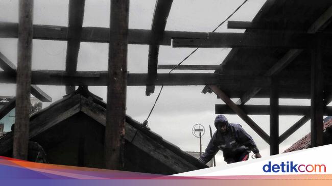 12 Rumah di Bogor Rusak Imbas Hujan Deras Disertai Angin Kencang