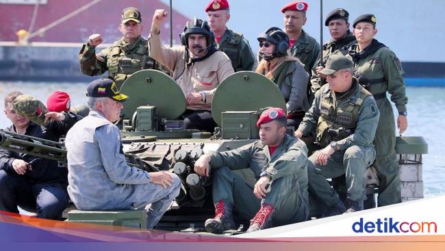 Kategori Inspeksi API Pamer Kekuatan Maduro Inspeksi ke Pangkalan Militer Venezuela Kategori Inspeksi API Pamer Kekuatan Maduro Inspeksi ke Pangkalan Militer Venezuela