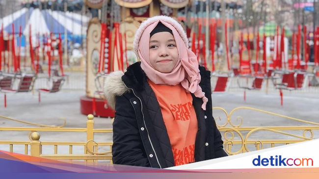 Berhijab dari Kecil Ini Gaya Fatimah Halilintar yang Berhijab dari Kecil Ini Gaya Fatimah Halilintar yang
