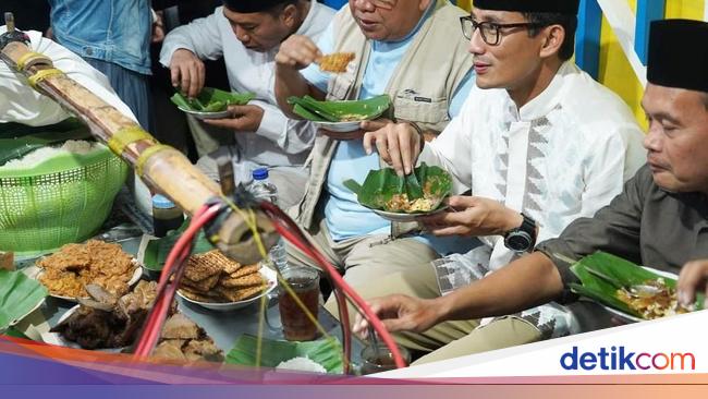 Mampir Kota Pati, Sandiaga Uno Jajan Sego Gandul