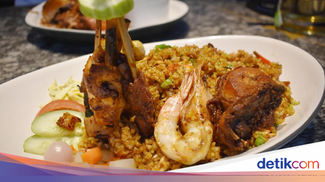Kayu-kayu: Nikmatnya Nasi Goreng NKRI di Kafe Serba Kayu