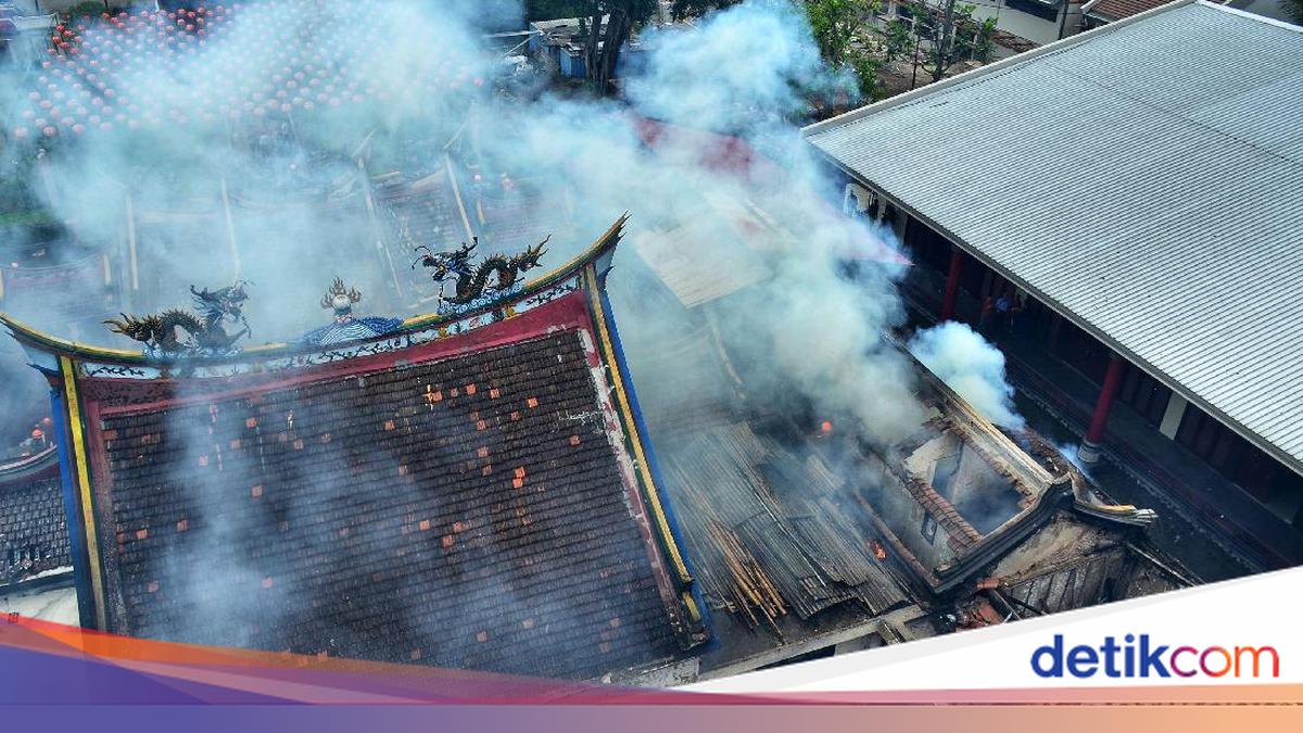 Polisi Selidiki Penyebab Kebakaran Vihara Samudra Bhakti Bandung