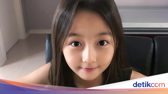 Kim Ha eun Model Cilik  Korea yang Doyan Makan Permen dan 