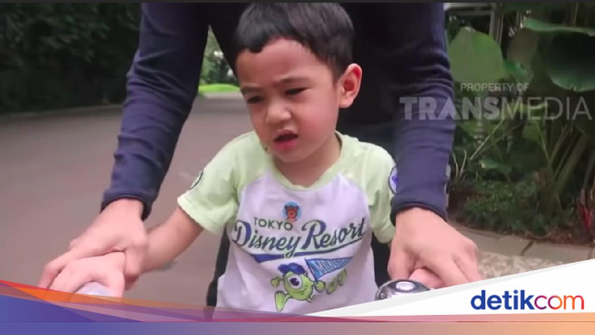 Duh! Kuku Tangan Rafathar Lepas karena Terjepit Pintu