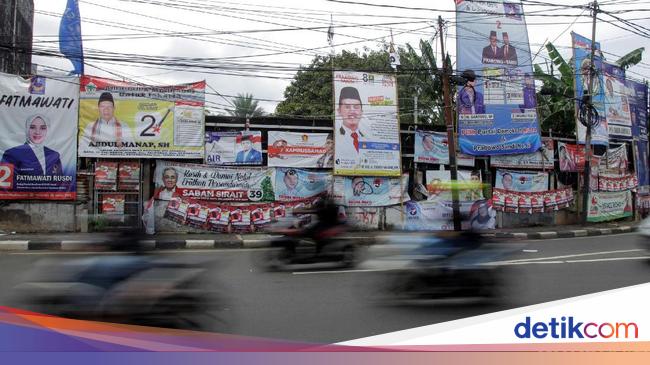 Duh Spanduk Kampanye Caleg Bikin Kumuh Jalanan Ibu Kota