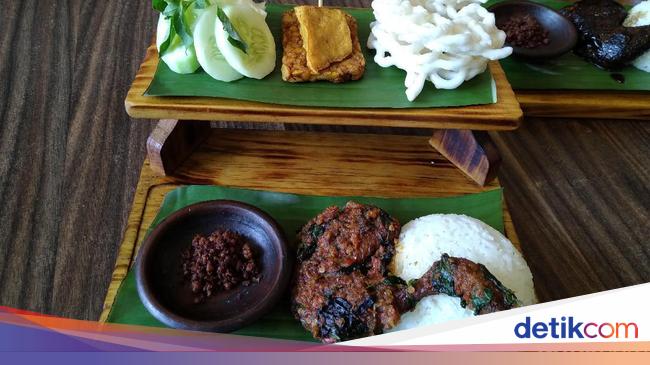 Ayam Baper : Uniknya Ayam Bakar Kopi dengan Wadah Instagenik