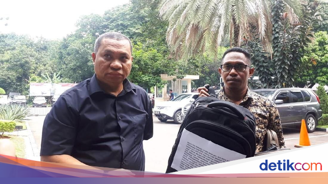 Pengacara Ada Orang  Gubernur Papua Bocorkan Rapat  ke KPK