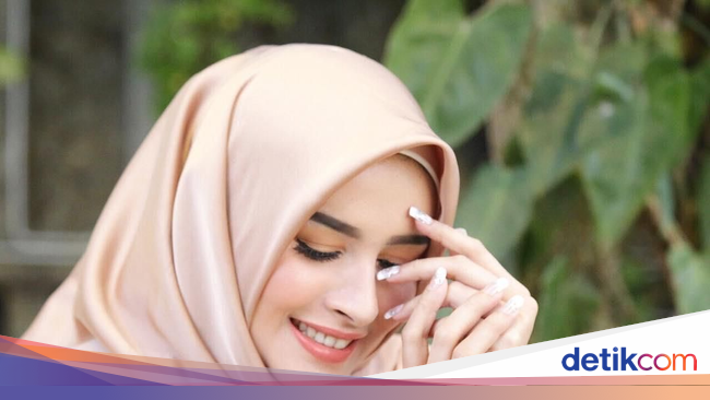  Gaya Istri Richie Five Minutes Hijabers Cantik yang 