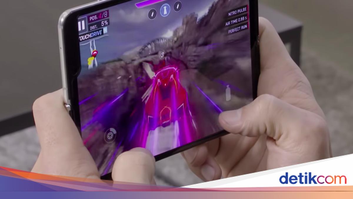 Kapan Smartphone Layar Lipat Mulai Dipakai Banyak Orang?