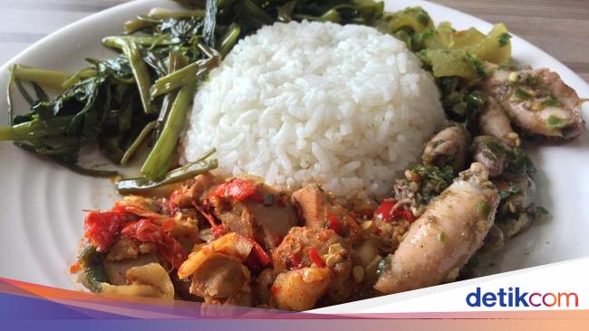 Ada Ayam Suwir Super Pedas hingga Ceker Ranjau di 5 Resto Ada Ayam Suwir Super Pedas hingga Ceker Ranjau di 5 Resto