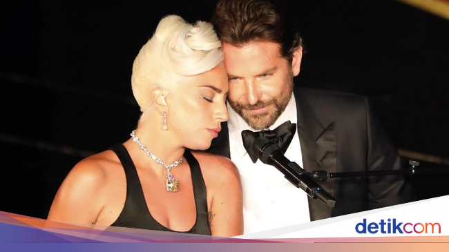 Ngamuk Dituding Pelakor, Ini Momen Mesra Lady Gaga dan 