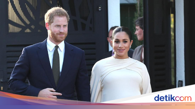 Meghan Markle Pakai Kaftan dari Dior di Maroko