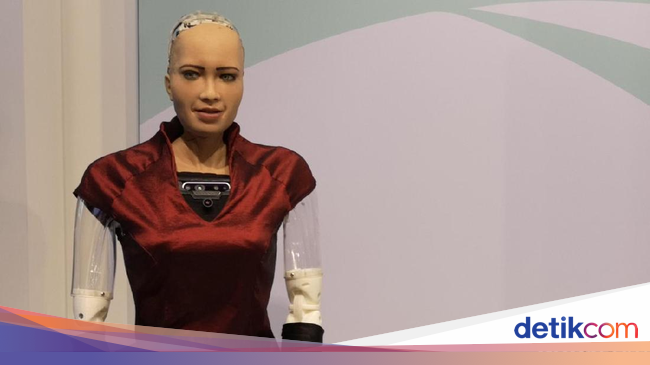 Luar Biasa! Cerdasnya Robot Sophia