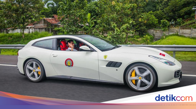 Intip Ferrari yang Dikendarai Suami Dian Sastro di Tol 