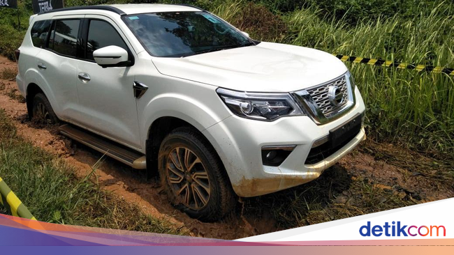 Upaya Nissan  Agar Terra Menang Lawan Fortuner dan Pajero  Sport 