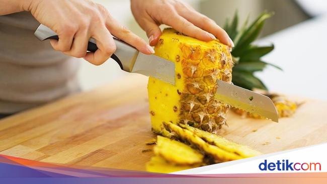 Begini Nih Cara Makan Buah Nanas yang Benar dan Praktis