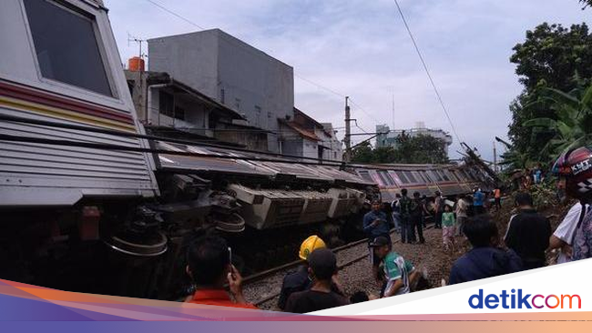 KRL Jakarta-Bogor Terguling di Kebon Pedes!