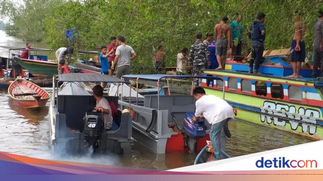 Kecelakaan Speed Boat Di Sungai Musi 4 Orang Tewas Kecelakaan Speed Boat Di Sungai Musi 4 Orang Tewas
