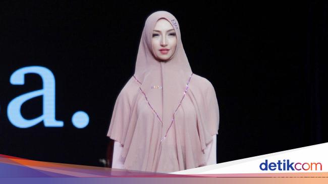  Foto  Koleksi  Terbaru SiSeSa Ada Kebaya Syar i  hingga 