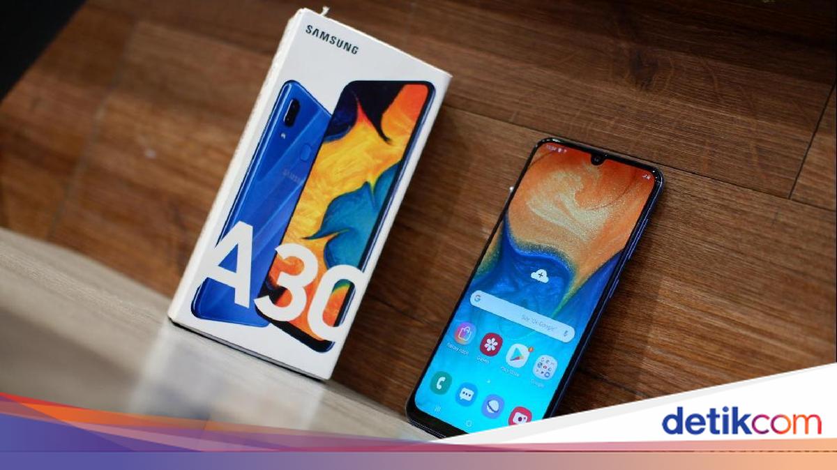 Unboxing Galaxy A30, Jagoan Baru Samsung di Harga Rp 3 Jutaan
