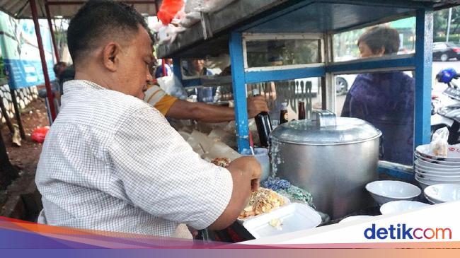 5 Bubur Ayam Kaki Lima Enak dan Legendaris di Jakarta 5 Bubur Ayam Kaki Lima Enak dan Legendaris di Jakarta