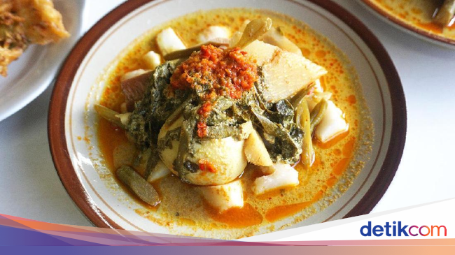 Berkuah Gurih Pedas, 5 Ketupat Sayur Ini Selalu Bikin Nagih