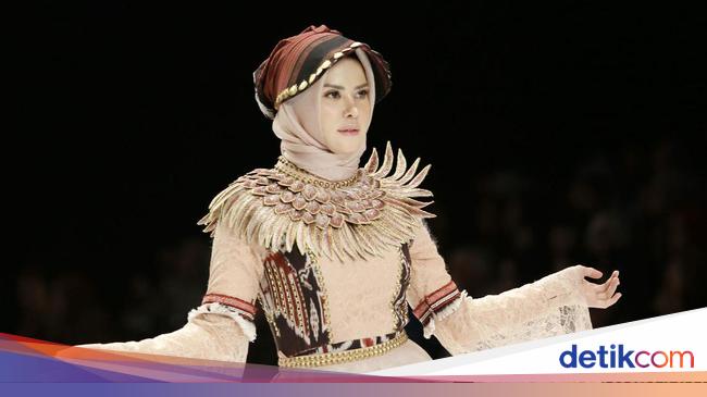 Kalimat Puitis Angel Lelga Sambut Vicky Prasetyo Jadi Tersangka