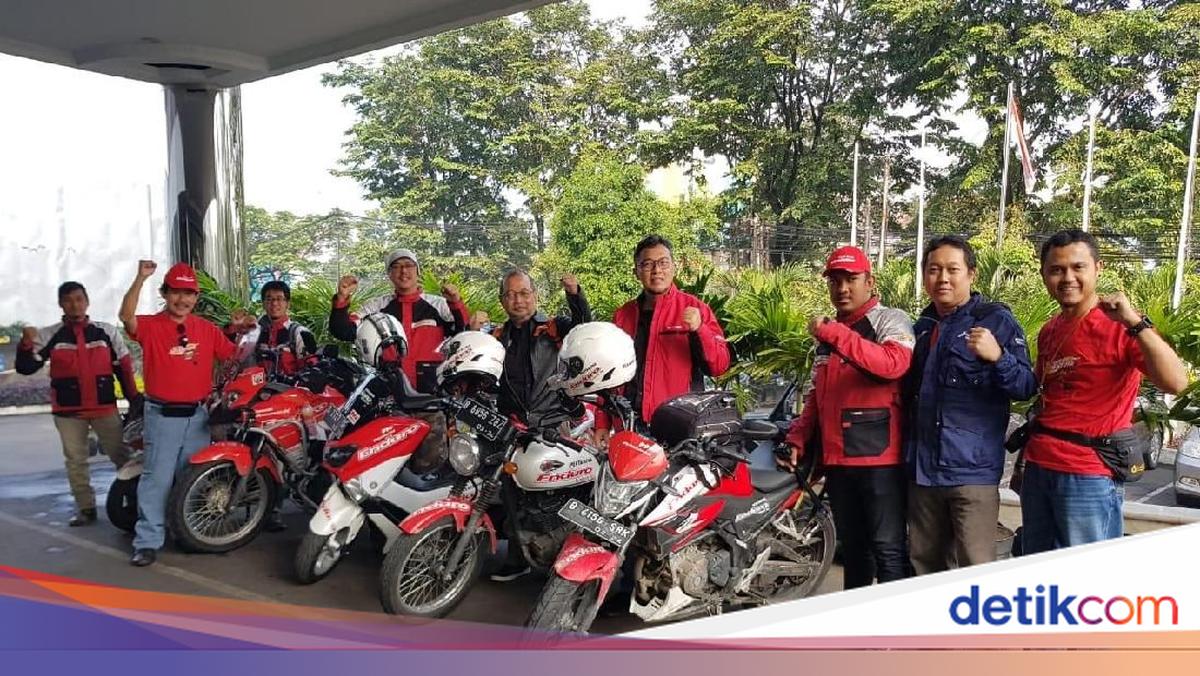 Di Bandung, Peserta Enduro Touring Kopdar Bareng Komunitas Motor