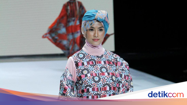 Foto 15 Busana  Muslim  Terbaru Shafira  yang Terinspirasi 