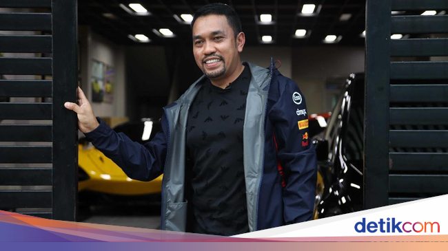 Gaya Crazy Rich Priok di Gang Sempit