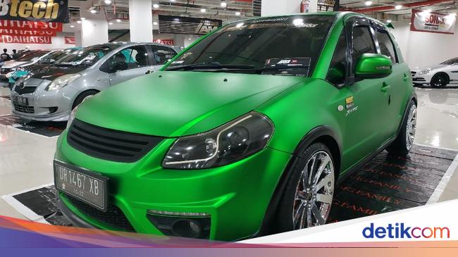 Suzuki SX4 X Over Serba Hijau Suzuki SX4 X Over Serba Hijau
