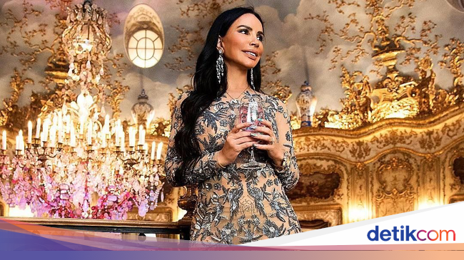 Crazy Rich Seksi Ini Dihujat Karena Cekoki Babi dengan 