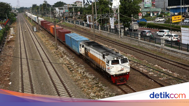 Proyek Double Track Jawa Disetop Saat Arus Mudik
