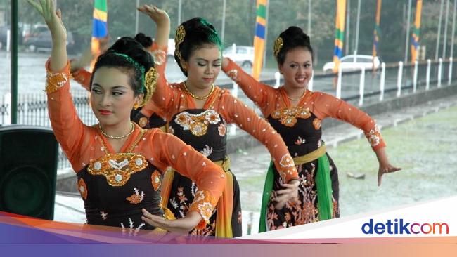 Serba Serbi Tari Jaipongan Mulai Dari Gerakan Hingga Busana Serba Serbi Tari Jaipongan Mulai Dari Gerakan Hingga Busana