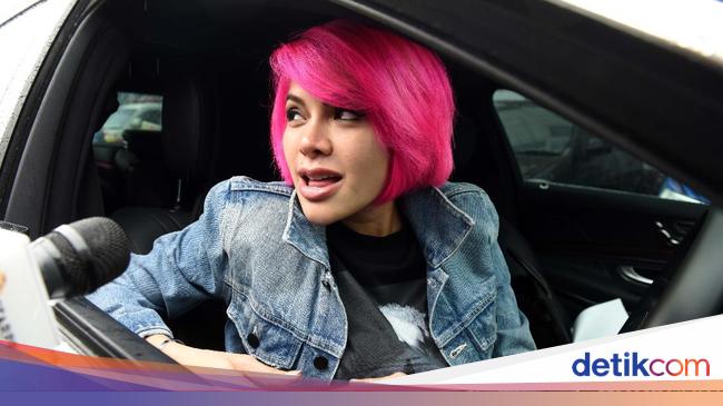 Lagi Hamil Nikita Mirzani Warnai Rambut Foto 3 Lagi Hamil Nikita Mirzani Warnai Rambut Foto 3