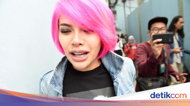 Ubah Warna  Rambut  Nikita  Mirzani  Jamin Tak Berdampak pada 