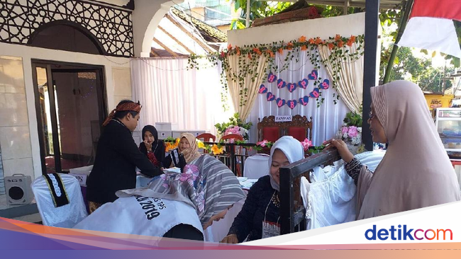 TPS Happy Nyoblos di Garut Bernuansa Pesta Pernikahan TPS Happy Nyoblos di Garut Bernuansa Pesta Pernikahan