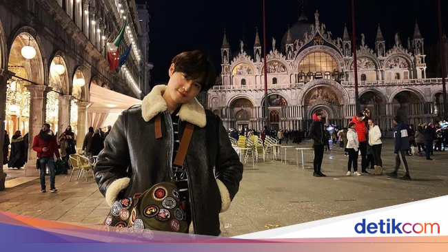 Foto: Gaya Liburannya Suho Si Ganteng Personel Exo